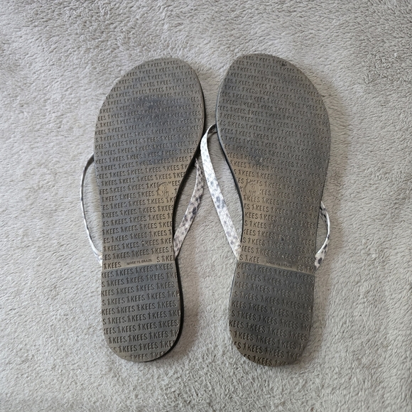 TKEES Black and Snakeskin Print Thong Sandals Size 9 - Picture 7 of 9